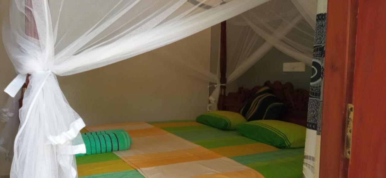 Mandara Rest Bed & Breakfast Hikkaduwa Exterior photo