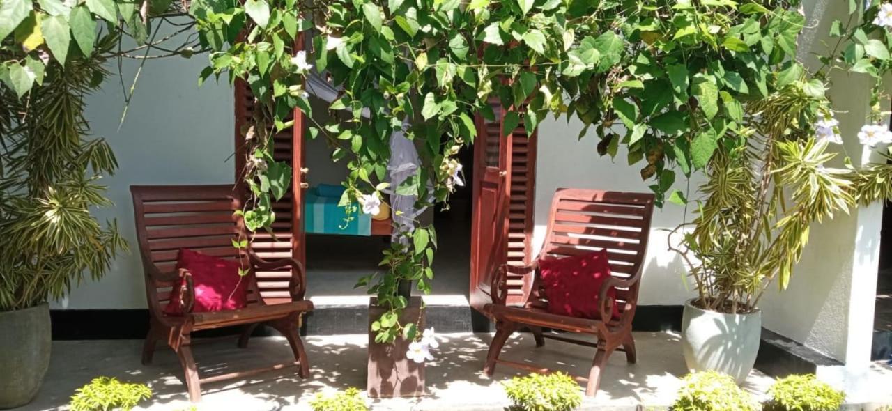 Mandara Rest Bed & Breakfast Hikkaduwa Exterior photo