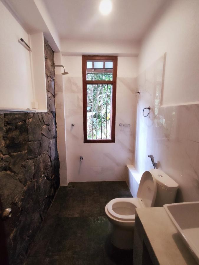 Mandara Rest Bed & Breakfast Hikkaduwa Exterior photo